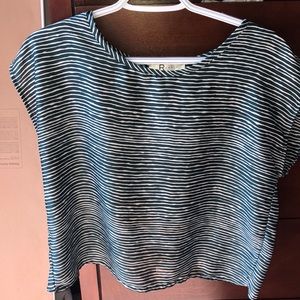 Adorable green and white top!